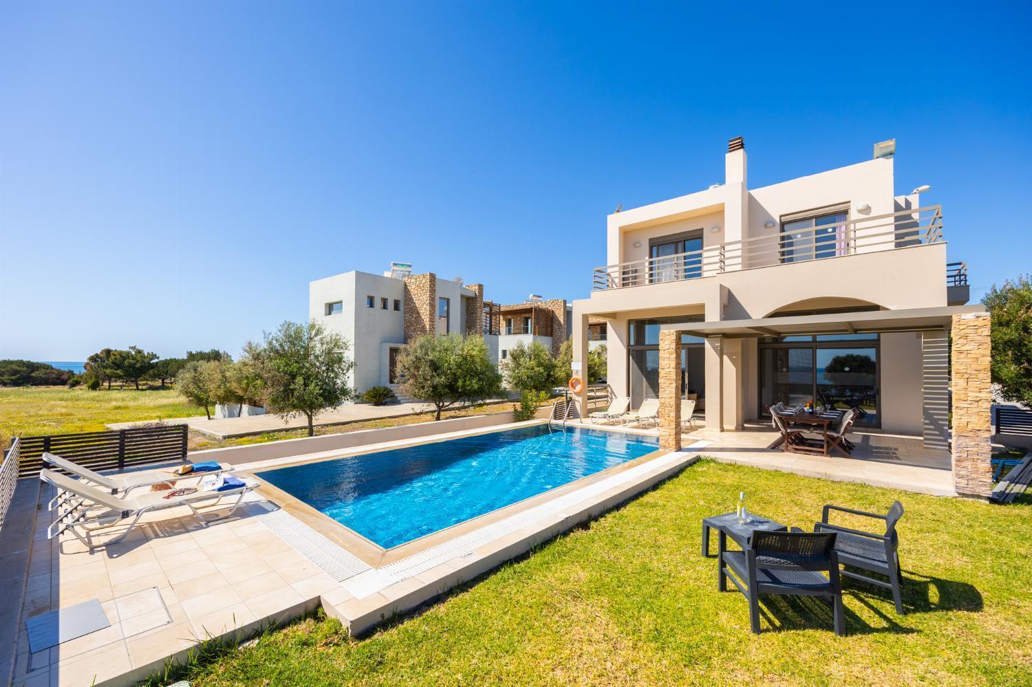 Blue Wave Tria Villa
